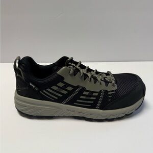 NWOB. Danner women’s run time 3” work shoe. Size 7.
